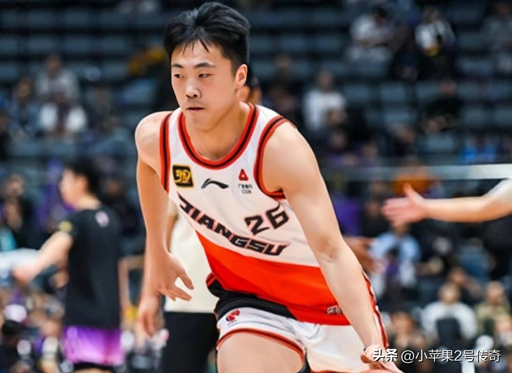 江苏男篮再遭惨败，面临艰巨挑战需咬牙坚持的简单介绍