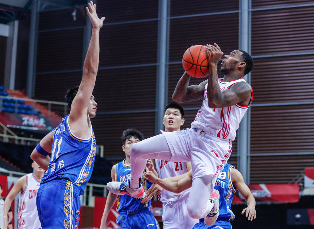 乐鱼在线娱乐-阿根廷篮球队惊险逆转，夺得胜利！