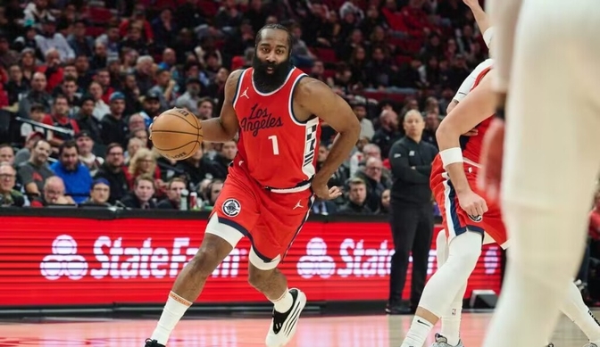 乐鱼官方网站-快船大胜开拓者继续领跑