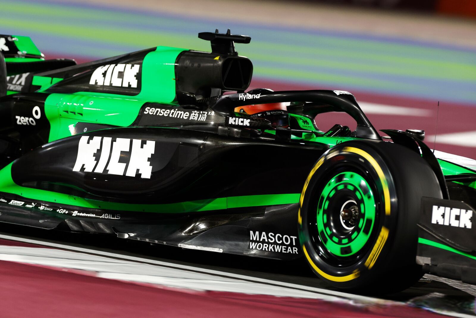 关于索伯车队横扫哈斯车队，周冠宇统治全场的信息